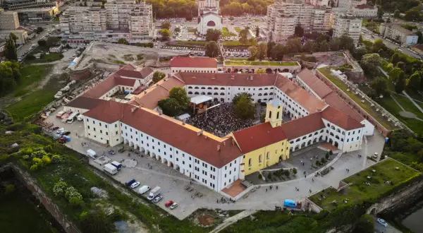 Oradea: Gdzie zjeść? Najlepsze restauracje i lokalne smaki.