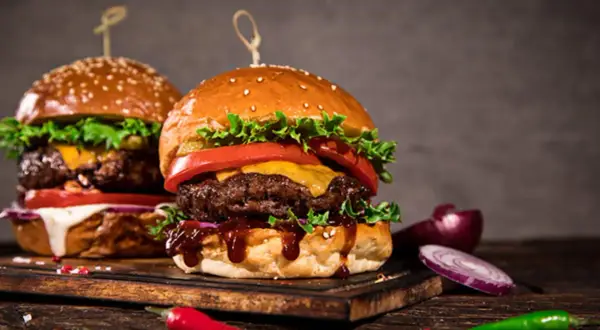 Jak składać burgera? Sekrety stabilnej i pysznej konstrukcji
