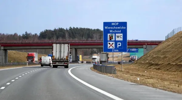 Co to jest mop na autostradzie? Poznaj kluczowe informacje o MOP-ach