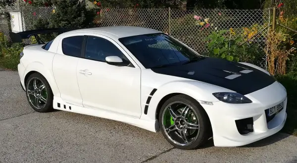 Mazda RX8 tuning: Jak poprawić osiągi i wygląd tego sportowego modelu?