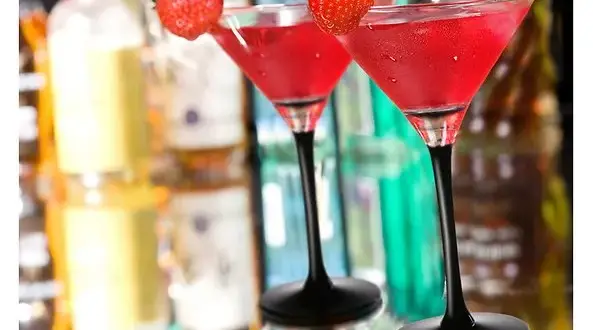 Najlepsze drinki z Red Label, które musisz spróbować w domu