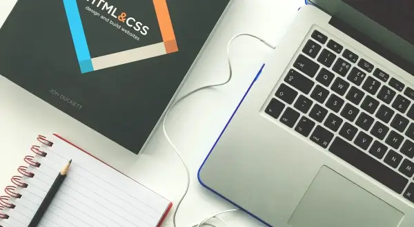 Co to jest platforma edukacyjna i jak może zmienić naukę online