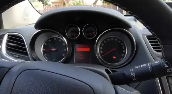 Jak wyłączyć czujnik ciśnienia w oponach Opel Mokka i uniknąć problemów