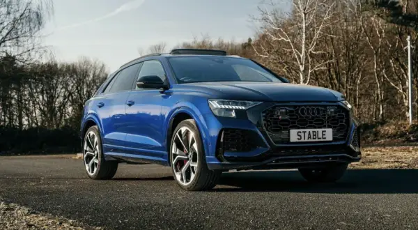 Zwykły uczestnik wygrywa luksusowe Audi RSQ8 w loterii Buddy: Historia Patryka z Włocławka