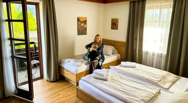 Nocleg tranzytowy: Co to? Jak wybrać idealny przystanek w trasie?