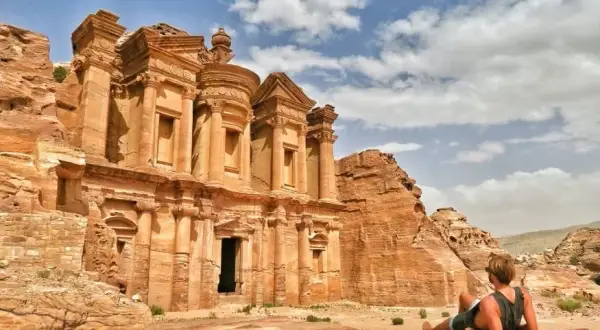 Jordania kiedy jechać: najlepsze miesiące na niezapomnianą podróż