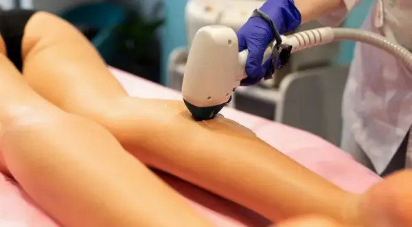 Ile trwa depilacja laserowa? Sesja i cała kuracja fakty