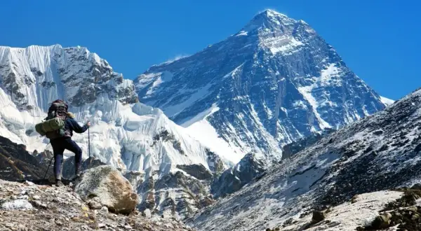 Mount Everest: Najwyższa góra świata? Poznaj 3 perspektywy