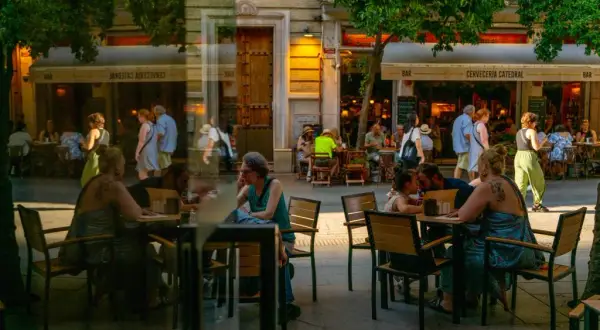 Guía La Azotea Vinos & Tapas: Ubicación, carta y reservas