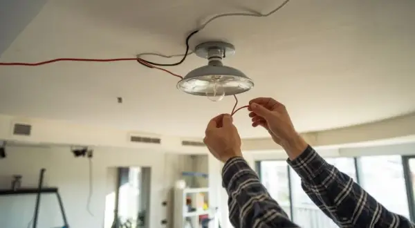 Kabel do lampy sufitowej: 3-żyłowy 1,5 mm² to bezpieczny wybór?