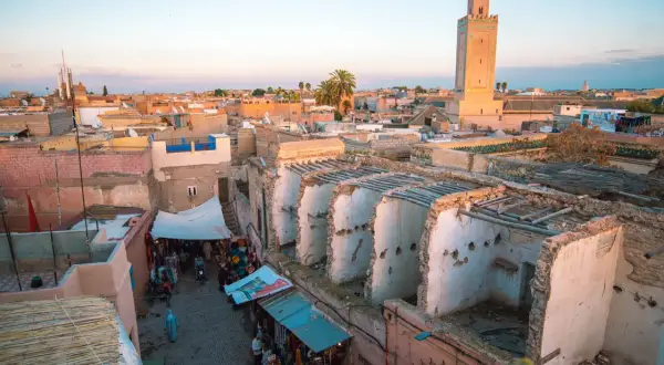Marrakesz czy jest bezpiecznie? Odkryj prawdziwe zagrożenia dla turystów