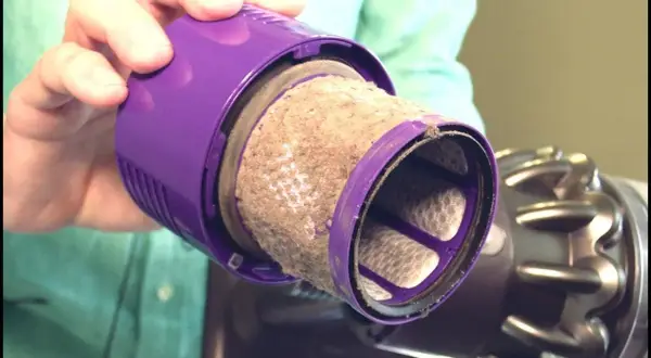Jak czyscić filtr Dyson Airwrap, aby uniknąć problemów z urządzeniem