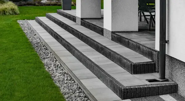 Taras z czego najlepiej? Wybierz idealny materiał na lata!