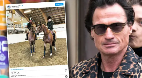 Petter Stordalen med sin fru rider hästar i ett stall.