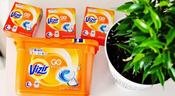 Vizir czy Persil - który proszek skuteczniej usuwa plamy?