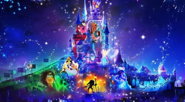 Magiczny zamek w Disneyland Paris rozświetlony fajerwerkami i postaciami z bajek. Bilety do tego świata marzeń czekają!