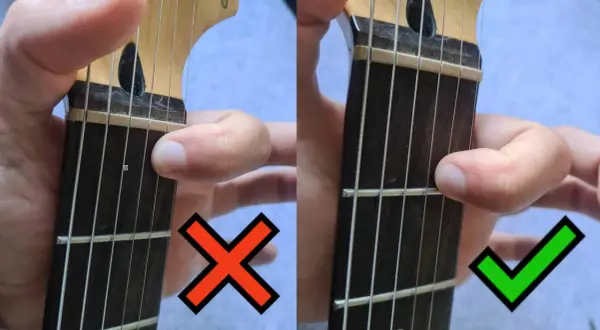 Vergleich: Fingerposition beim Gitarrenhals abschleifen. Links falsch, rechts richtig.