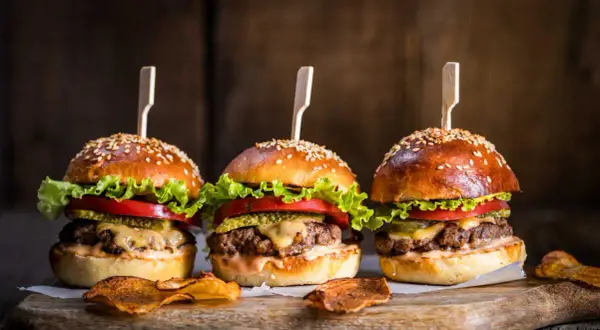 Recette burger maison : les secrets d'un chef pour un goût unique
