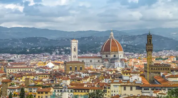 Vista panorámica de Florencia con el Duomo y el Palazzo Vecchio. Ideal para saber qué ver en Florencia en un día.