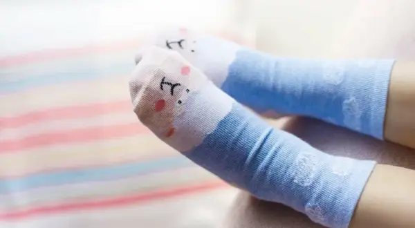 Jaki rozmiar skarpetek dla rocznego dziecka, aby uniknąć niewygody?