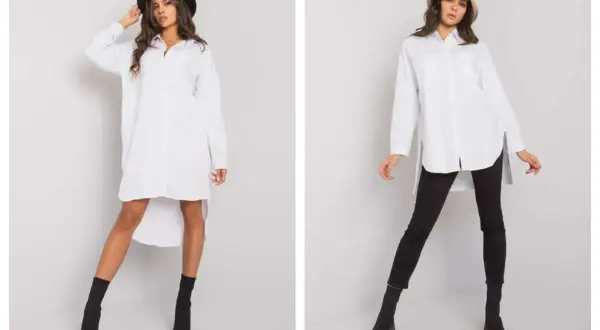 Dwie kobiety prezentują białą koszulę plus size. Jedna w czarnym kapeluszu i botkach, druga w beżowym kapeluszu i czarnych legginsach.