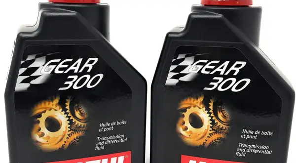 Motul Gear 300 75W90 LS - Najlepszy olej do skrzyń biegów wyścigowych