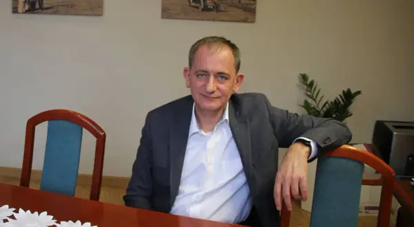 Kto wybiera prezesa spółdzielni mieszkaniowej i jakie są zasady?