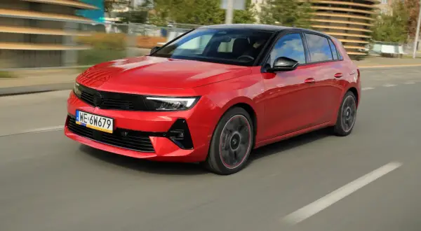 Ile pali opel astra 1.6 benzyna? Zaskakujące wyniki spalania w mieście i trasie