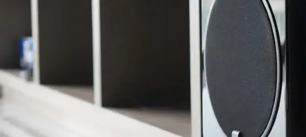 Jaki subwoofer do kina domowego – wybierz najlepszy model dla siebie