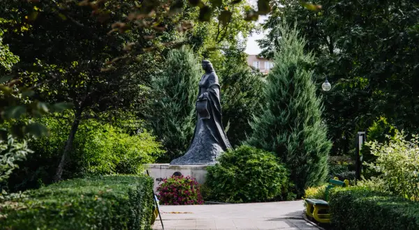 Ostrów Mazowiecka: Odkryj atrakcje, historię i zielone oazy!