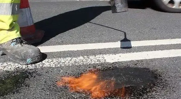 Ile schnie asfalt na gorąco? Poznaj czynniki wpływające na czas schnięcia