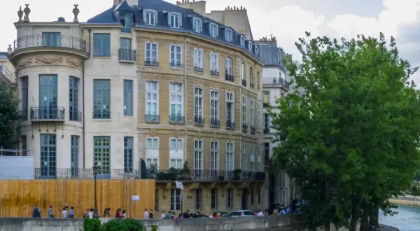 Hotel Lambert - tajemnice historycznej rezydencji w Paryżu