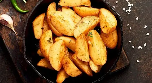 Frytki z piekarnika: Ile kcal? Zrób zdrowszą wersję!