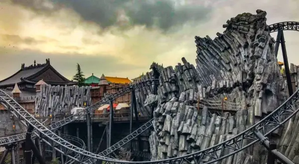 Phantasialand Attraktionen: Dein Guide für Thrill & Familienspaß