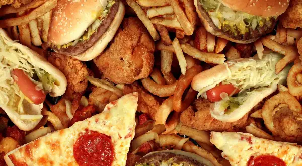 Veggie burger: Ile kosztuje? Od fast foodu po dom pełny kosztorys.