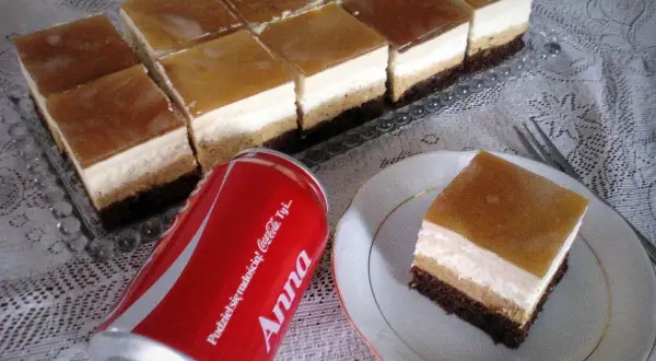 Cola w cieście: Nauka za puszystością i smakiem. Czy warto?