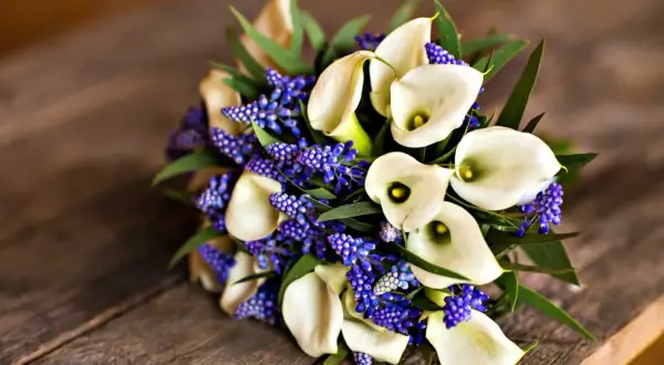 Kwiaty na Komunię: Wypada? Jakie wybrać? Savoir-vivre