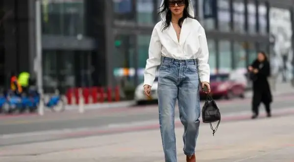 Stylizacje do pracy na luzie: Smart casual i Business casual poradnik