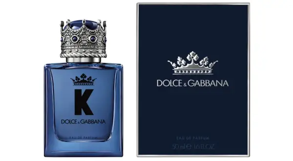 Elegancki flakon perfum Dolce & Gabbana K EDP z koroną na nakrętce i pudełko w granatowym kolorze.