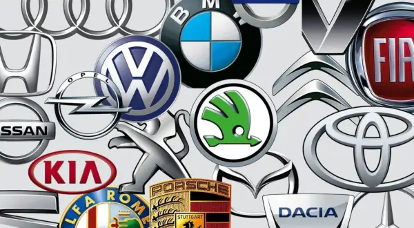Kolekcja znanych marki aut logo: Audi, BMW, Volkswagen, Toyota, Kia, Fiat, Peugeot, Renault, Volvo, Skoda, Opel, Nissan, Alfa Romeo, Dacia, Mazda, Honda, Mercedes-Benz.