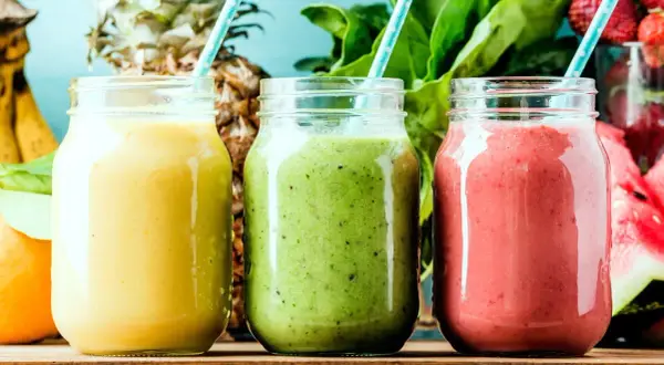 Bebidas para perder grasa: Desmonta mitos y acelera tu meta
