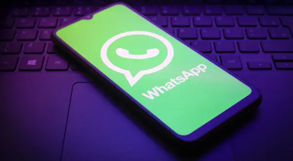 WhatsApp płatny? Sprawdź, kiedy pojawiają się ukryte koszty!