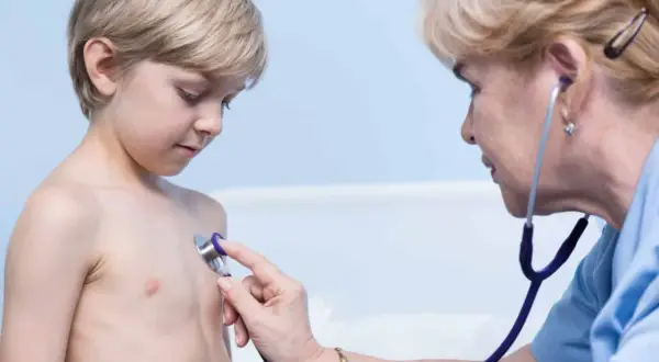Zapalenie oskrzeli u dzieci: Jakie leki? Kiedy do lekarza?