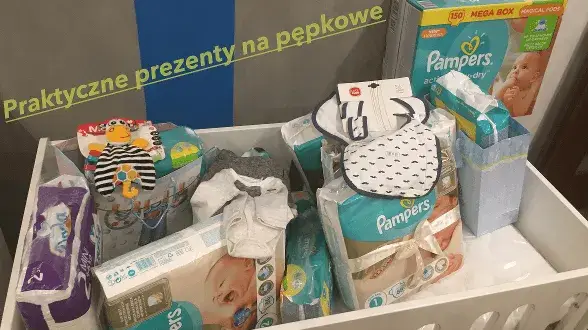 Co dać na pępkowe? Najlepsze prezenty, które zachwycą rodziców