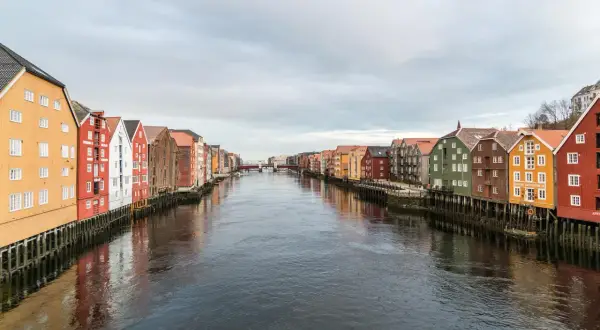 Trondheim atrakcje, które zaskoczą każdego turystę w Norwegii