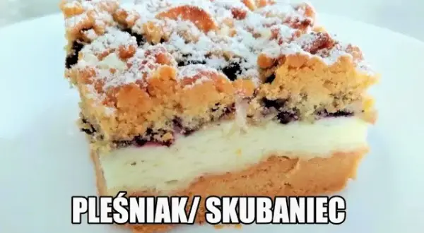 Pyszne ciasto pleśniak z jagodami – prosty przepis krok po kroku