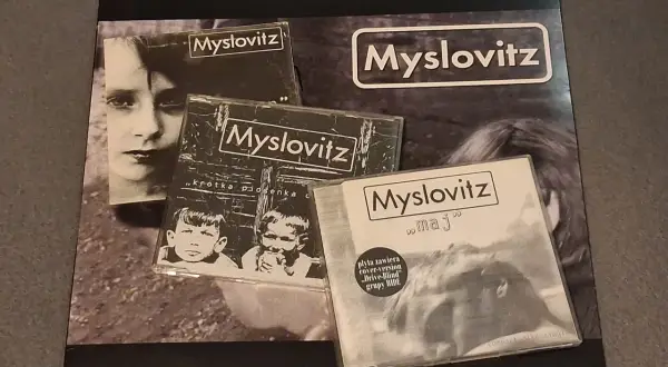 Kolekcja płyt Myslovitz: "Krótka piosenka", "Maj" i inne.