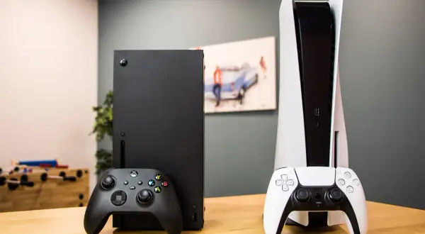 Co jest lepsze Xbox czy PS? Porównanie funkcji i gier ekskluzywnych