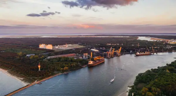 Jezioro Nowowarpieńskie: Tajemnice, atrakcje i nieodkryte miejsca