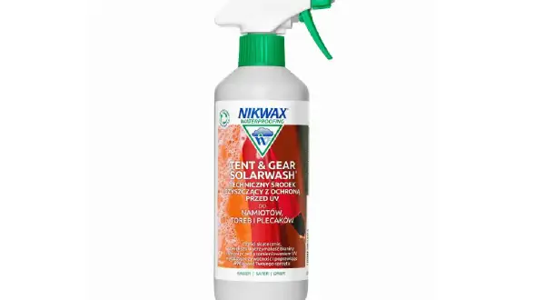 Spray Nikwax Tent & Gear Solarwash do namiotów i plecaków. Pomoże Ci dowiedzieć się, jak wyprać plecak, chroniąc go przed UV.